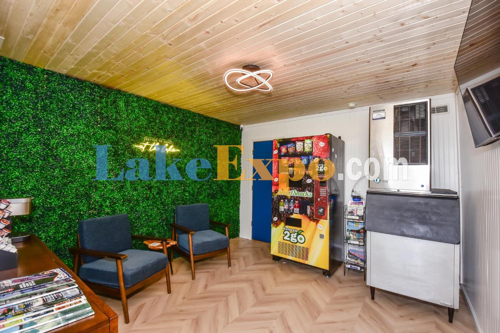 The Lake House Inn Laurie エクステリア 写真